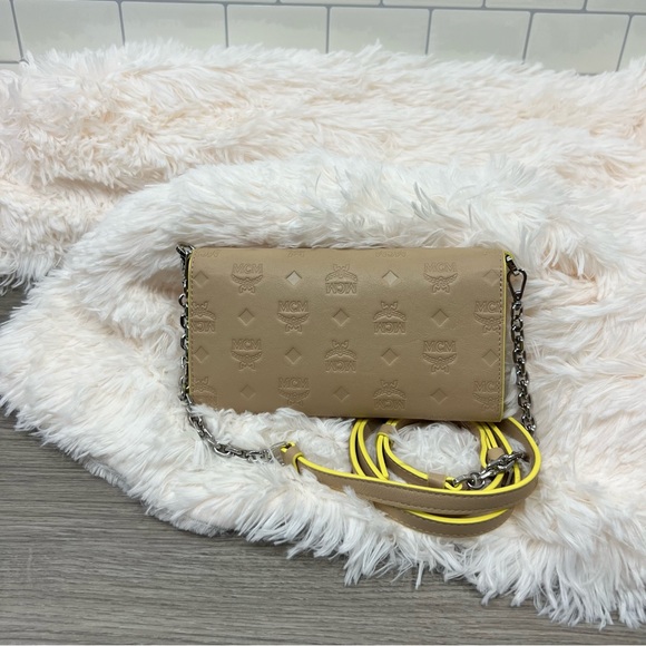 NWOT MCM Aren Wallet on Chain Crossbody - Picture 4 of 6